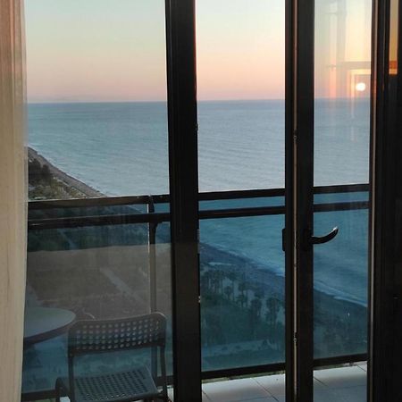Orbi City Batumi Bagian luar foto