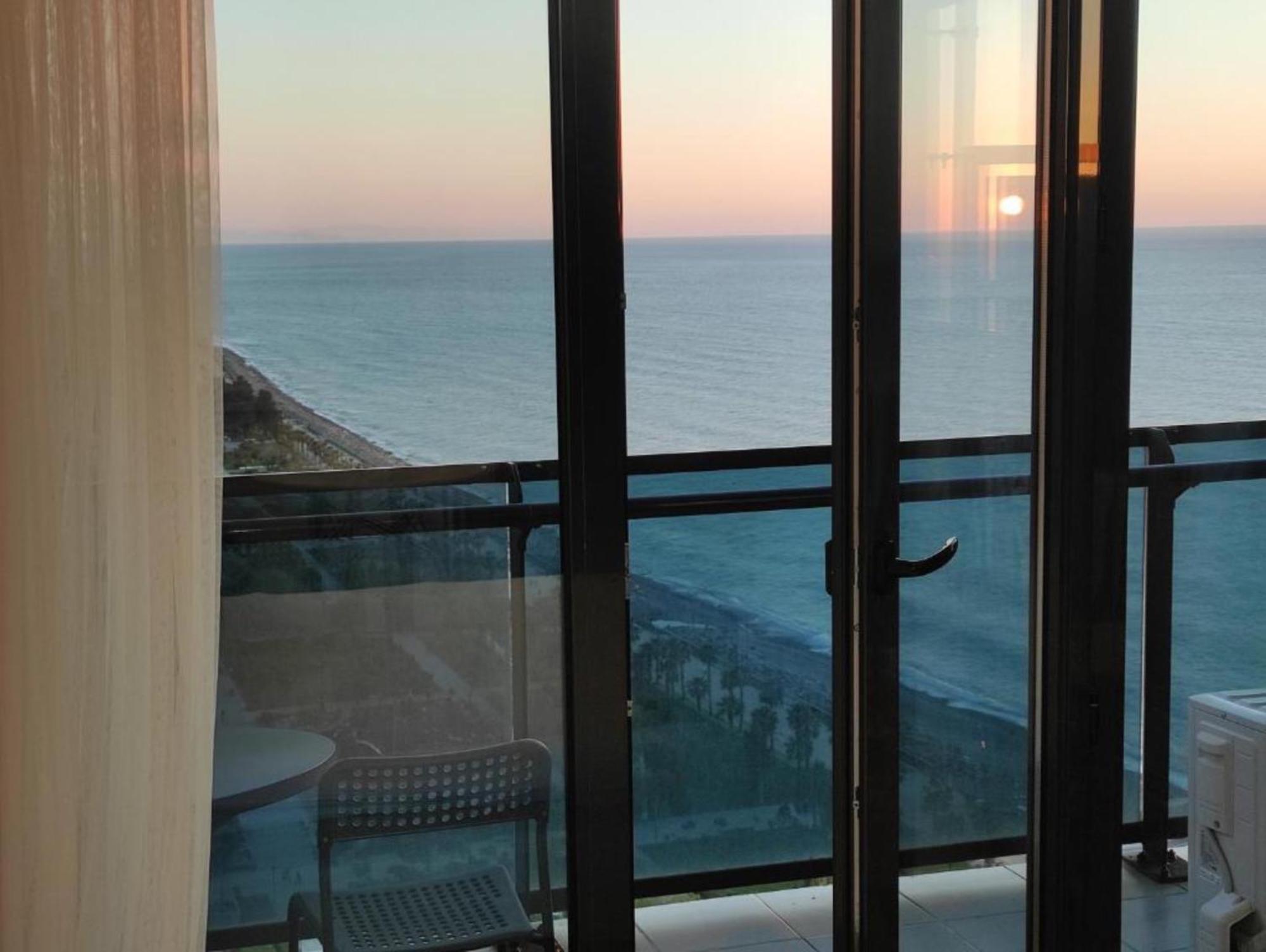 Orbi City Batumi Bagian luar foto