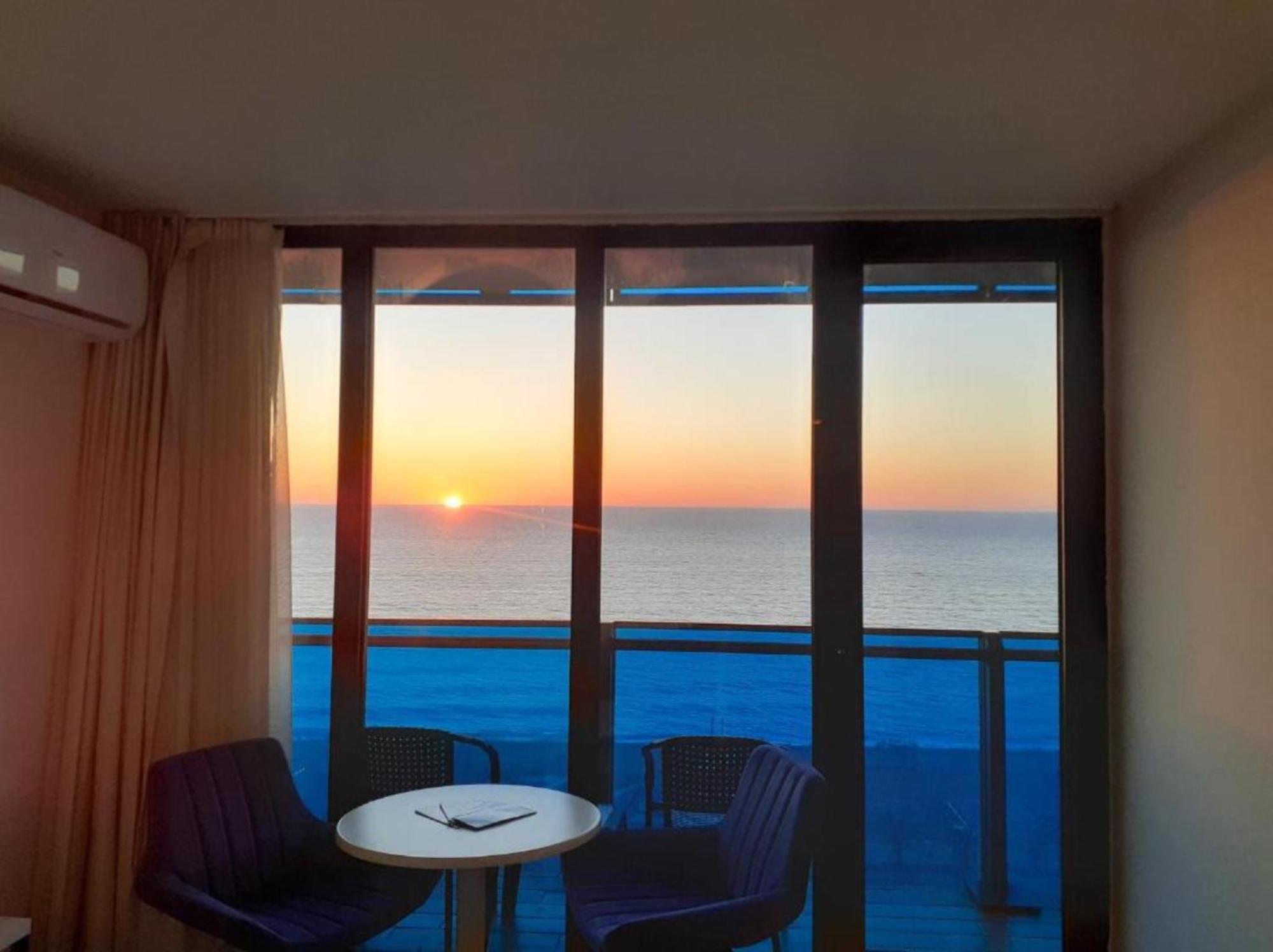 Orbi City Batumi Bagian luar foto